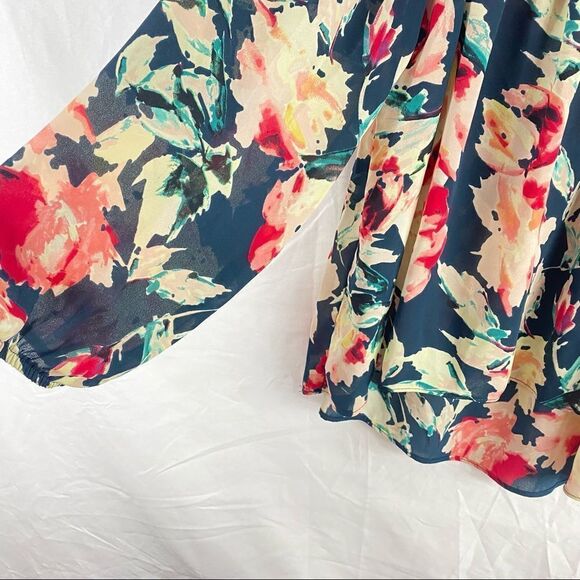 Eight Sixty Top - Picture 2 of 5